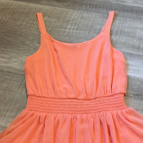 Peachy party dress - Picture 2 of 3